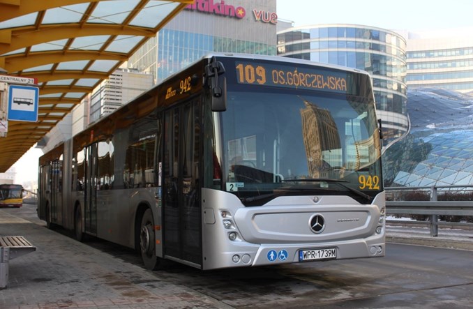 Warszawa. Nowy Mercedes Conecto na testach Warszawa. Nowy Mercedes Conecto na testach