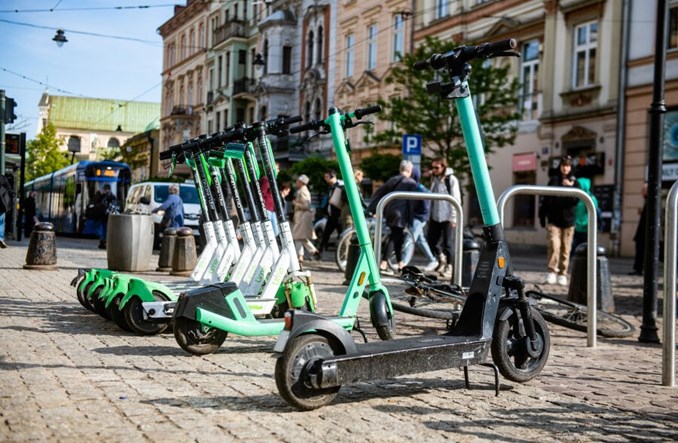 Kraków: Relokacja hulajnóg – to działa