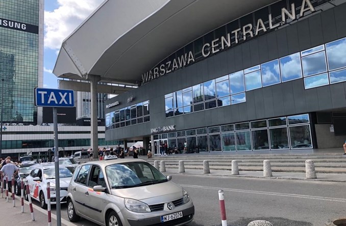 Warszawa: Przejazdy taksówką droższe. Radni przyjęli nowe limity