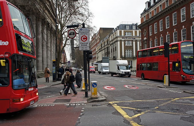 Londyn. Burmistrz myśli o opłacie drogowej za przejechane mile