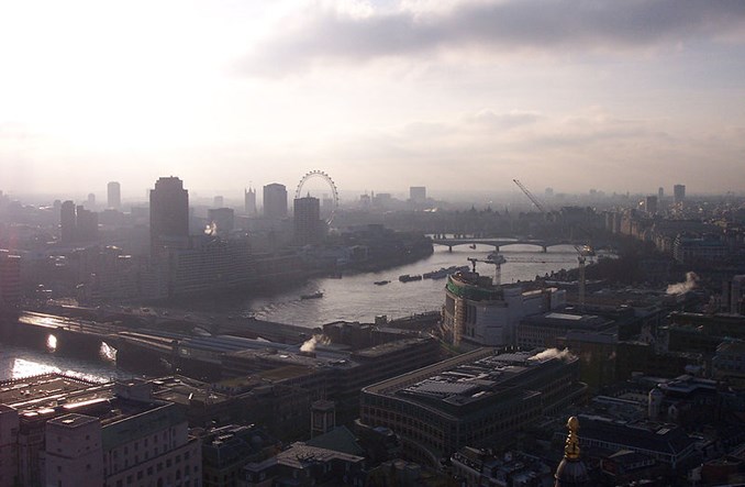 Londyn wprowadził opłatę smogową dla samochodów