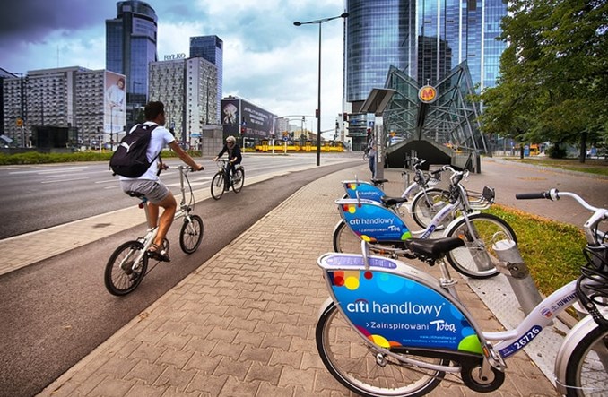 Warszawa. Codziennie po ulicach stolicy jeździ 75 tys. rowerzystów