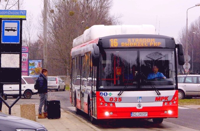 Częstochowscy uczniowie pilotażowo jeżdżą bezpłatnie