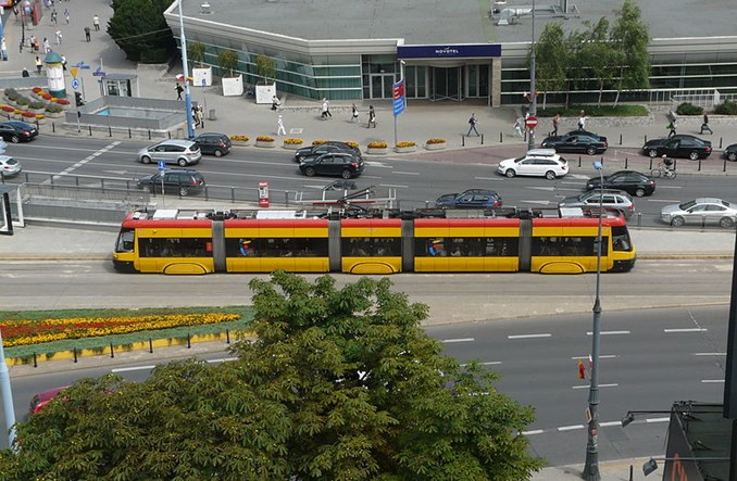 Warszawiacy lubią samochody, ale… chętnie by się ich pozbyli