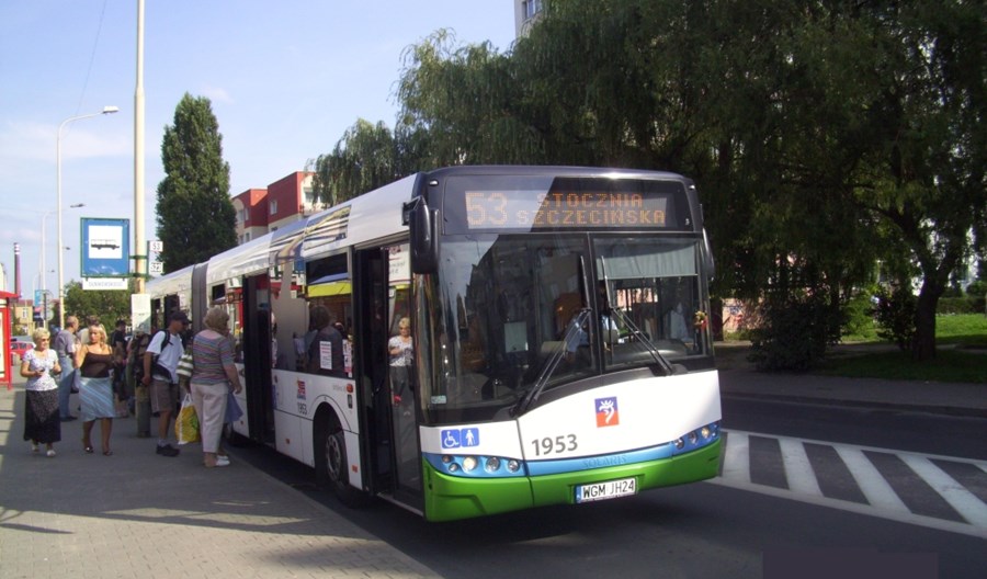 Szczecin: Wydobycie niewybuchu wymusiło zmiany w komunikacji Szczecin: Wydobycie niewybuchu wymusiło zmiany w komunikacji