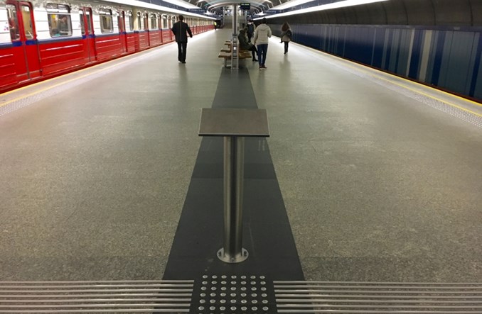Metro. Niebezpieczne ułatwienia dla niewidomych