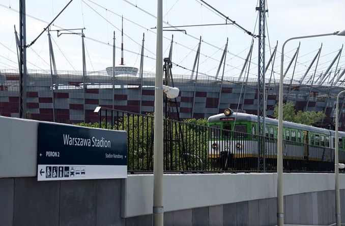 Z biletem na mecz Polska – Urugwaj za darmo w Kolejach Mazowieckich