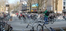 Amsterdam odetnie zasilanie rowerom elektrycznym na osiedlach