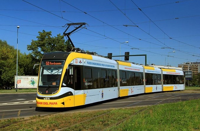 Wrocław. Biskupi kontra smog. Wzywają do jeżdżenia komunikacją miejską