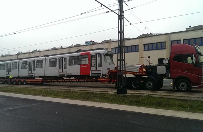 Kraków sprowadził następny tramwaj GT8S z Dusseldorfu