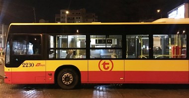 Warszawa: Pojazdy komunikacji miejskiej z nowym logo