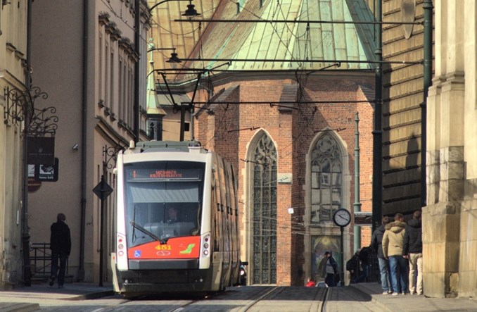 MPK w Krakowie testuje automat biletowy zasilany energią słoneczną