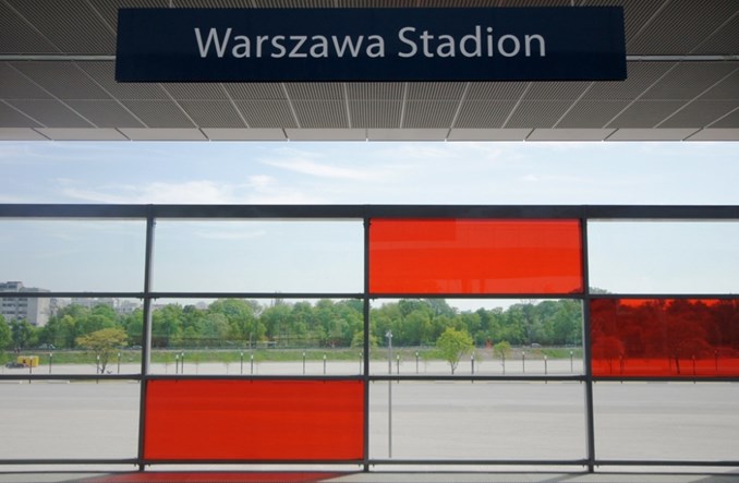 Problem na Stadionie. PKP PLK muszą poprawić szklane wiaty