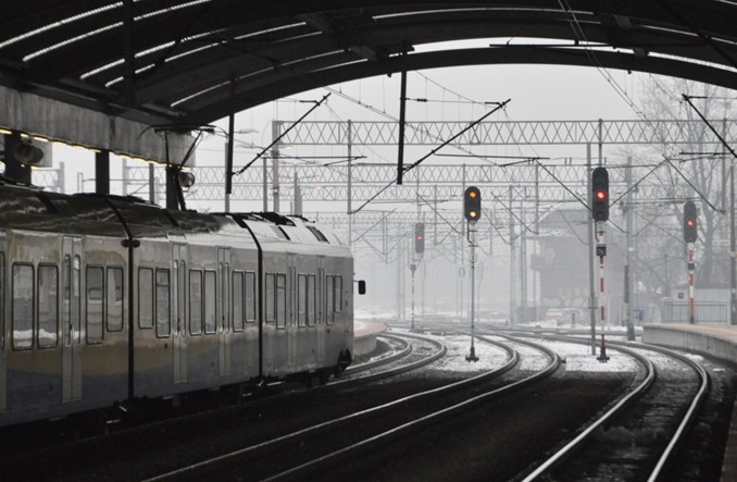 4500 kierowców przez smog wybrało pociągi Kolei Śląskich