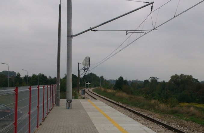 Łódź: Przebudują otwarte cztery lata temu przystanki kolejowe