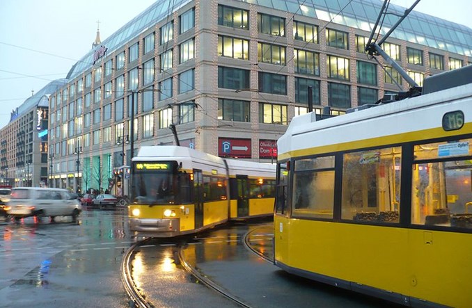 Niemcy rozważają darmowy transport publiczny w walce ze smogiem