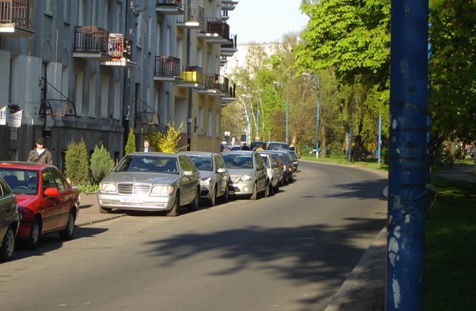 Warszawa. Na Ochocie sto parkingów na stulecie niepodległości