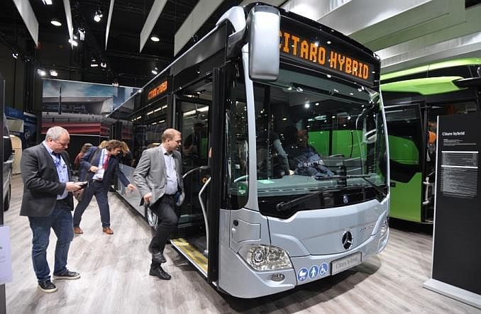 MPK Kraków z umową na 30 hybryd Mercedesa