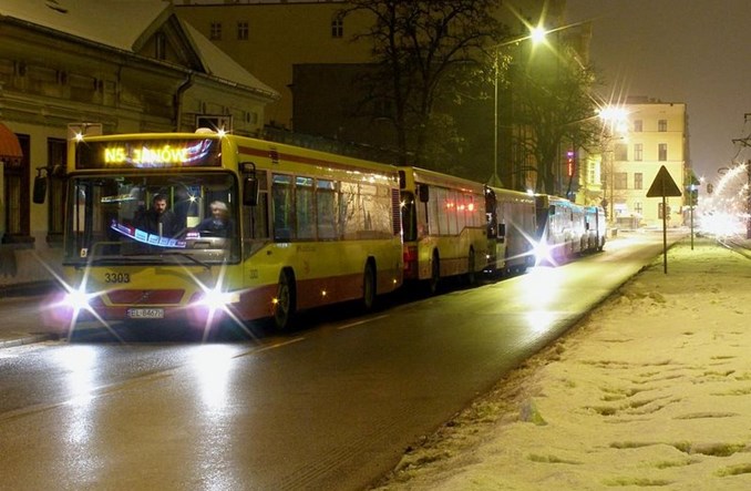 Łódź z ofertami od Solarisa i EvoBusa na wynajem autobusów