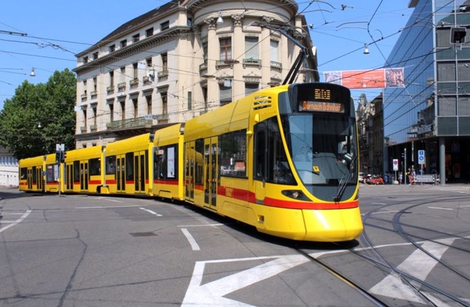 Tramwaje Warszawskie: Co z ofertą Stadler–Solaris? 