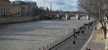 Paryż. Awantura o wyrzucenie samochodów z bulwarów Sekwany