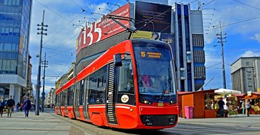 Tramwaje Śląskie podpisały umowę z Pesą na dostawy do 40 tramwajów
