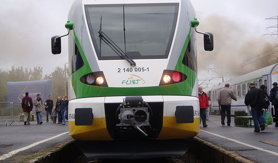 Lewica i społecznicy chcą zawieszenia podwyżek w Kolejach Mazowieckich Lewica i społecznicy chcą zawieszenia podwyżek w Kolejach Mazowieckich