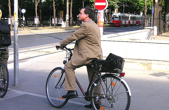 Kraków. EC Engineering płaci pracownikom za jeżdżenie rowerem