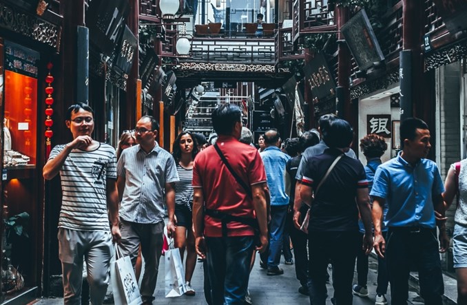 Chiny oceniają obywateli. Ci „fajni” za darmo pojadą Fordem, a „niefajni” nie wsiądą do pociągu