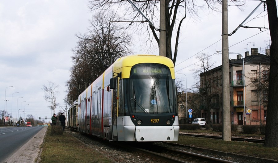 Łódź: Karta płatnicza jako bilet na kolejnej linii Łódź: Karta płatnicza jako bilet na kolejnej linii