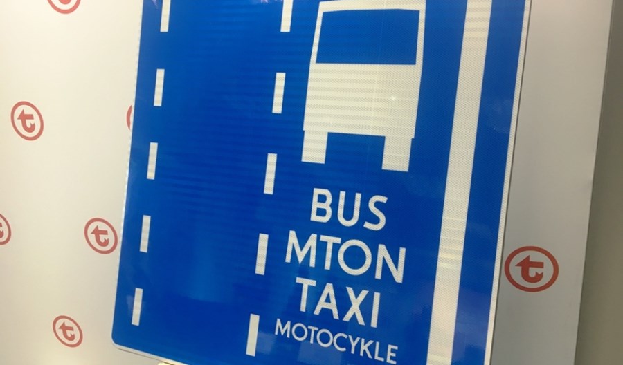 Warszawa. Motocykliści wpuszczeni na buspasy Warszawa. Motocykliści wpuszczeni na buspasy