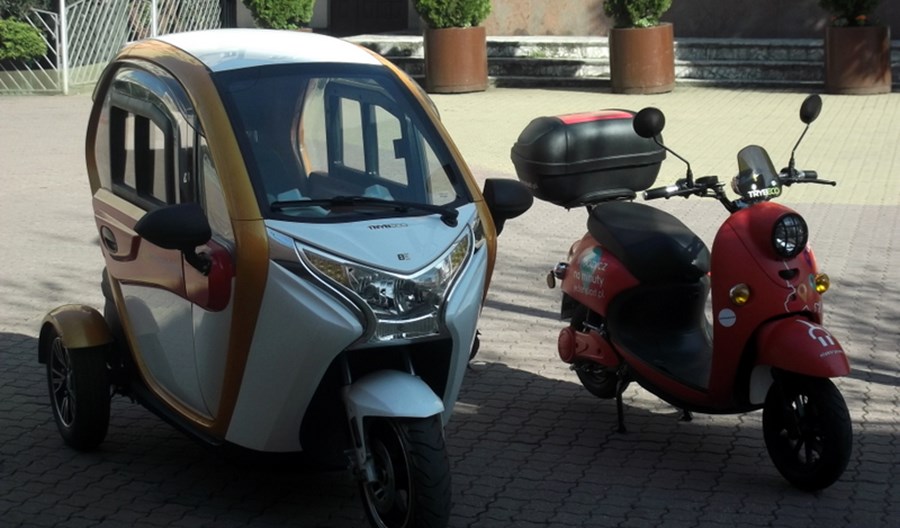 Łódź: Ruszyły elektryczne skutery. Mogą wjeżdżać na Piotrkowską Łódź: Ruszyły elektryczne skutery. Mogą wjeżdżać na Piotrkowską