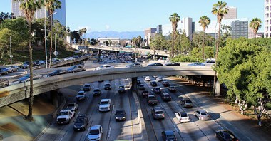 Los Angeles. Walka ze smogiem przegrywa z walką z korkami