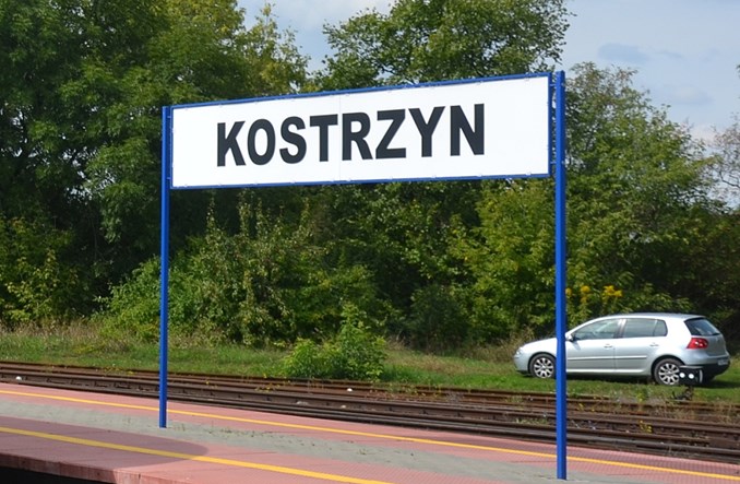 Kostrzyn: Nieczynny peron wybudowany w czynie społecznym