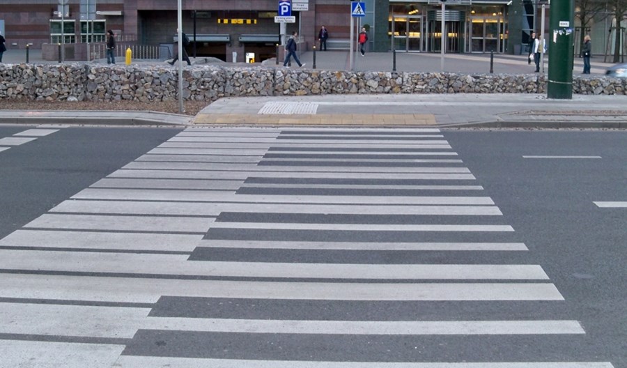 Warszawa. Kolejne aktywne przejścia, w tym „fortepianowe” przy Emilii Plater Warszawa. Kolejne aktywne przejścia, w tym „fortepianowe” przy Emilii Plater