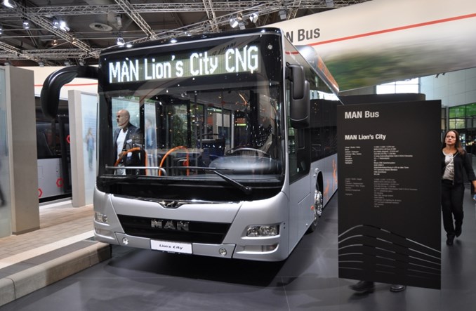 Warszawa i MAN podpisali umowę. Będzie nie 80, a 110 gazowców