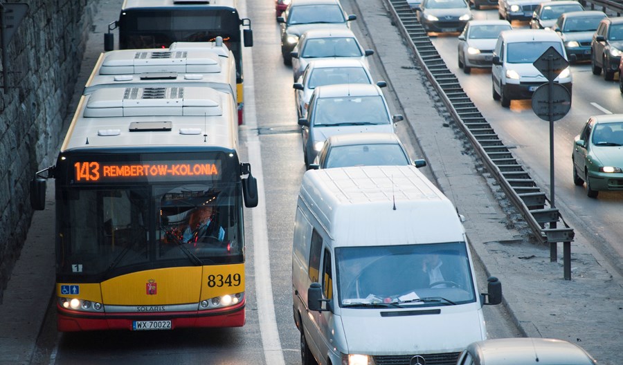 Warszawa: Po pilotażu motocykle wjeżdżają na buspasy Warszawa: Po pilotażu motocykle wjeżdżają na buspasy