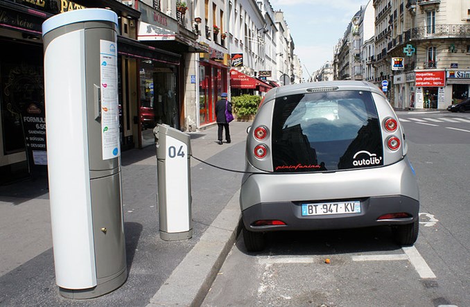 Paryż. Renault zastąpi Autolib. Będą też inne auta