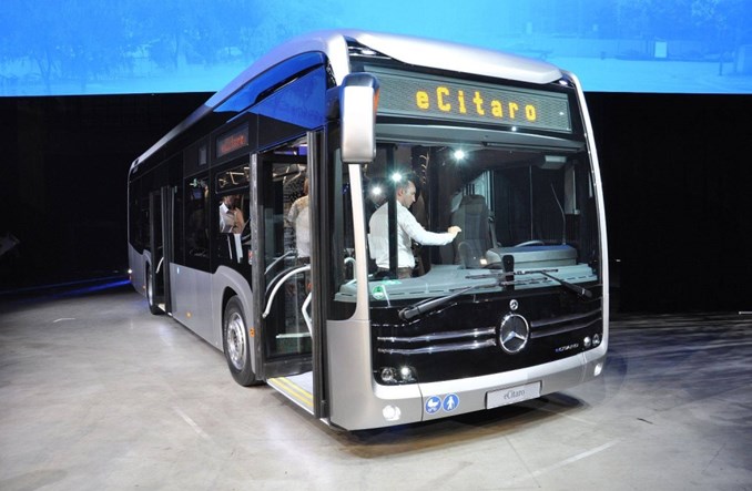 Mercedes coraz mocniejszy w elektrobusach. Dostawa do Wiesbaden