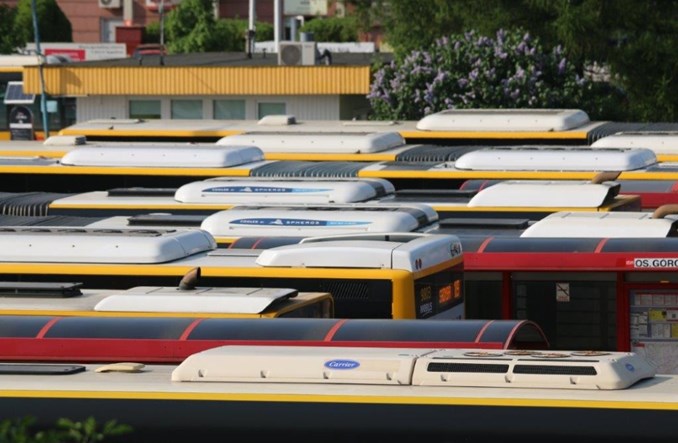 O tym, co kierowca autobusu może, gdy w środku jest „piekarnik”