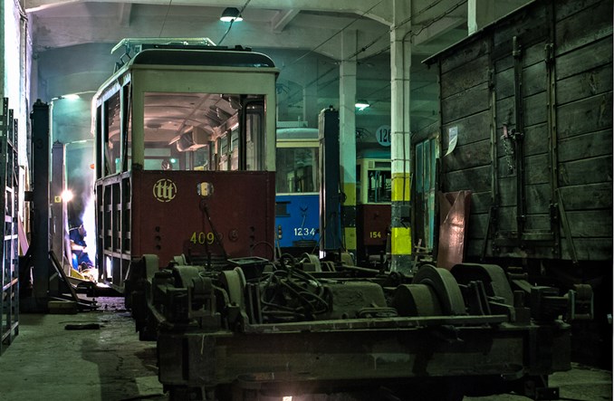 Łódź: Trwa remont historycznego zmodernizowanego 5N