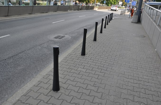 Warszawa. Jaki chce likwidować słupki, bo upokarzają kierowców