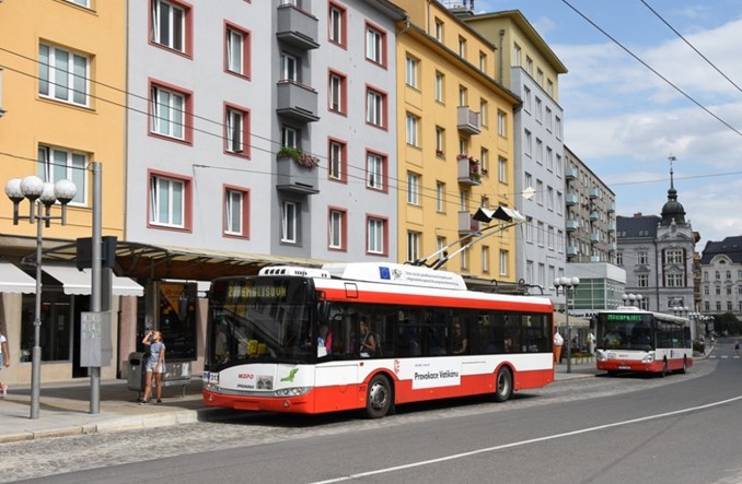 Jedność ZSRR i NRD – głoszą trolejbusy w czeskiej Opawie