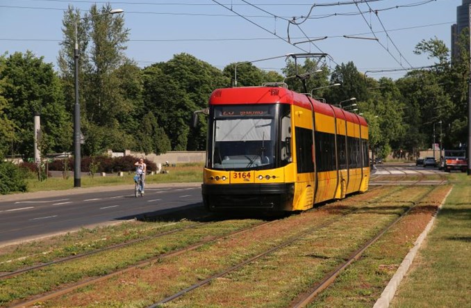 Warszawa: Powstaną eksperymentalne zielone torowiska – z budżetu obywatelskiego