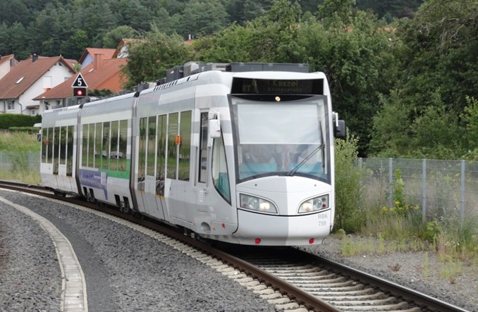 Tramwaj i kolej na jednym torze być może