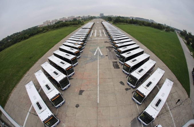 Kraków odebrał 86 nowoczesnych mercedesów, w tym 30 hybryd