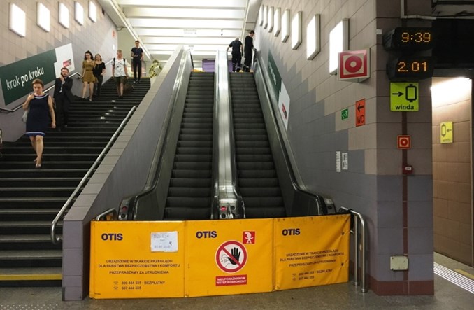 Metro: Schody nieruchome od marca. 64 tys. zł kary dla Otisa