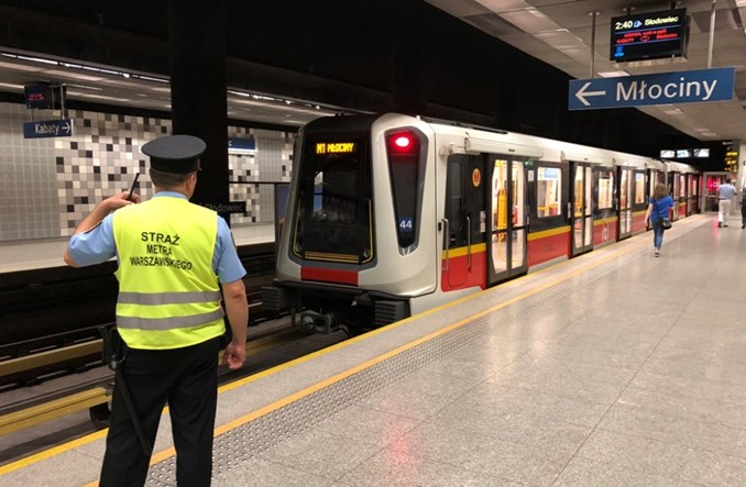 Dlaczego z peronów niemal zniknęła Straż Metra Warszawskiego? Nowy „plan ochrony”