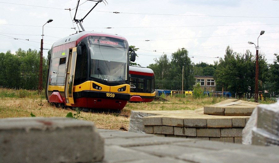 Łódź: 122N unieruchomiony z powodu awarii wózków Łódź: 122N unieruchomiony z powodu awarii wózków