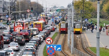 Warszawa: Pandemia promuje samochody